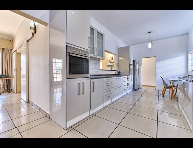 4 BEDROOM HOUSE FOR SALE IN BENMORE GARDENS